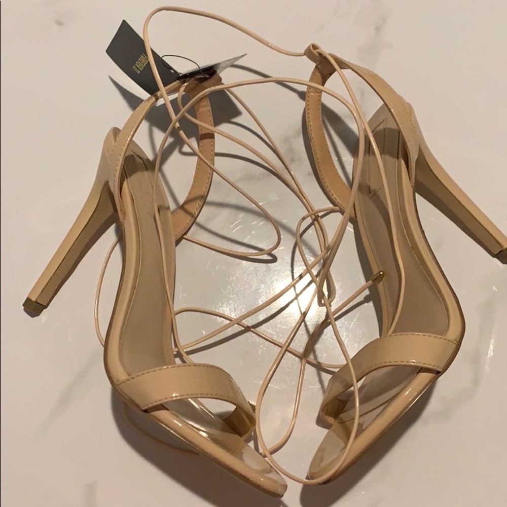 Heels - Picture 5 of 7